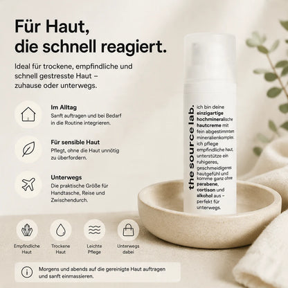 Plain & Simple Travel Edition | Feuchtigkeitspflege für trockene und empfindliche Haut unterwegs | 15 ml